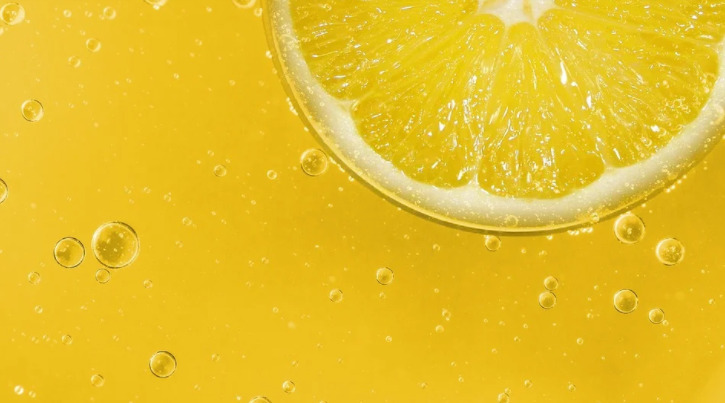 シミの防止！アンチエイジング効果アップ｛レモン・緑茶・白ワイン｝おすすめキッチン手作り化粧水！